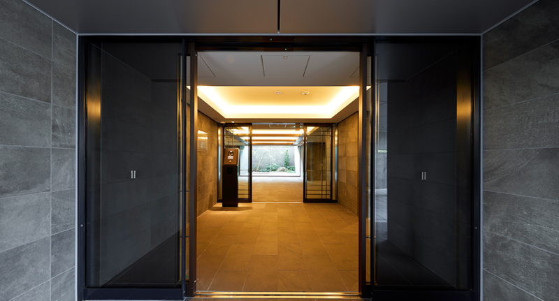 ファイル:ローレルコート浜寺公園 エントランス.png