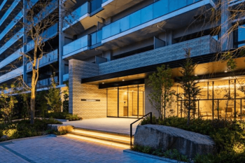 プレシス幕張本郷　エントエランスアプローチ