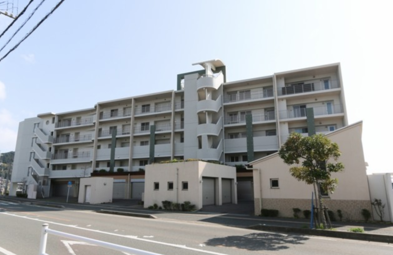 ファイル:横浜2丁目アパートメント 外観.png