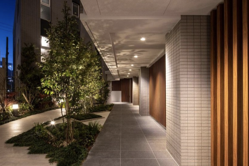 ファイル:プレミスト茶屋ヶ坂駅前 コリドー.png