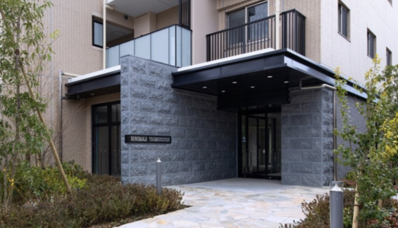 ファイル:サンクレイドル塚口町 エントランスアプローチ.png