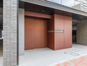 グラサージュ横濱桜木町フィオーレシエル　エントエランスアプローチ