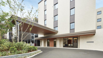 ブランズ浦和別所沼公園　エントランスアプローチ（車寄せ）