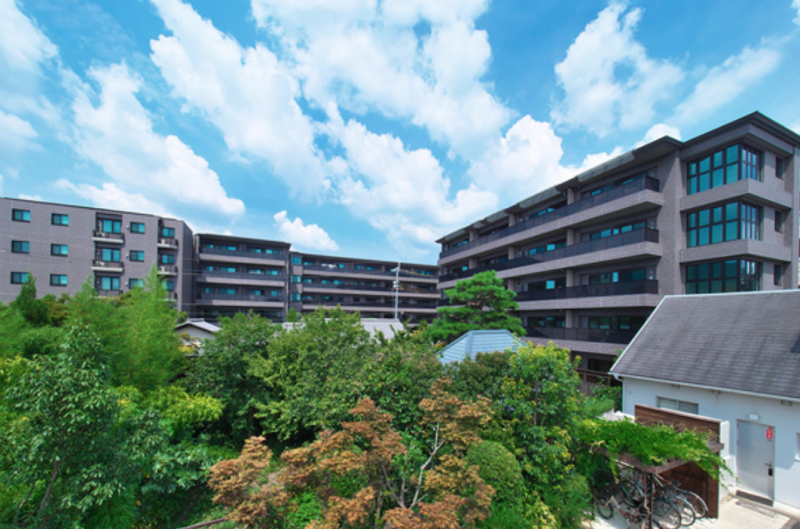 ファイル:ライオンズ嵯峨天龍寺若宮 東の邸 外観.png