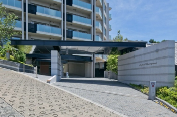 インプレスト大倉山　エントランスアプローチ