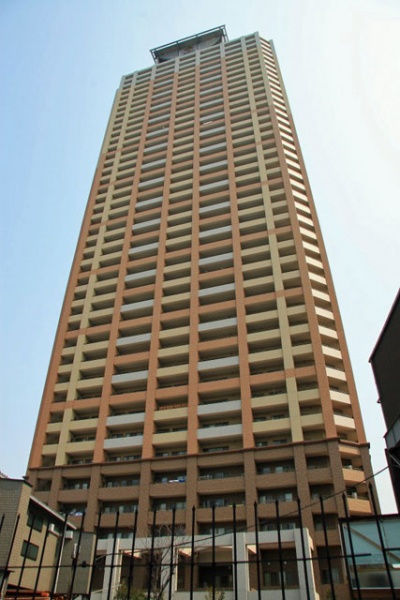 ファイル:キングスクエア ザ・タワー ランドレックス外観2.jpg