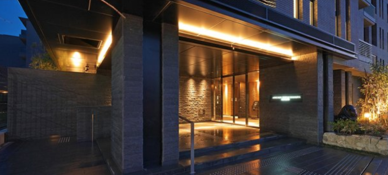 ファイル:ライオンズ嵯峨天龍寺若宮 西の邸 エントランス.png