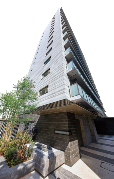 ファイル:ブランズ大阪本町 外観.png