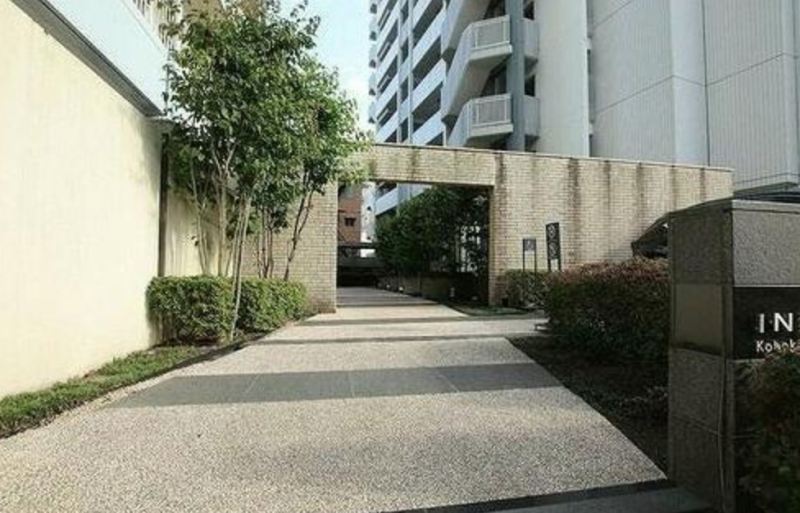 ファイル:イニシア江北駅前 エントランスアプローチ.png