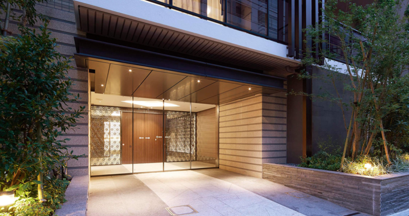 ファイル:バウス本郷三丁目 エントランスアプローチ.png