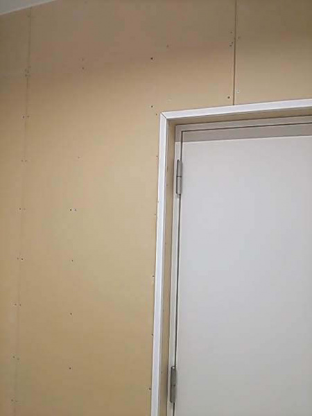 ファイル:王子飛鳥山ザ・ファースト タワー＆レジデンス 非常階段室.jpg