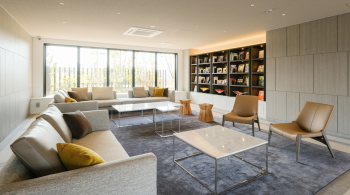 マークスシティ二日市　ライブラリーラウンジ