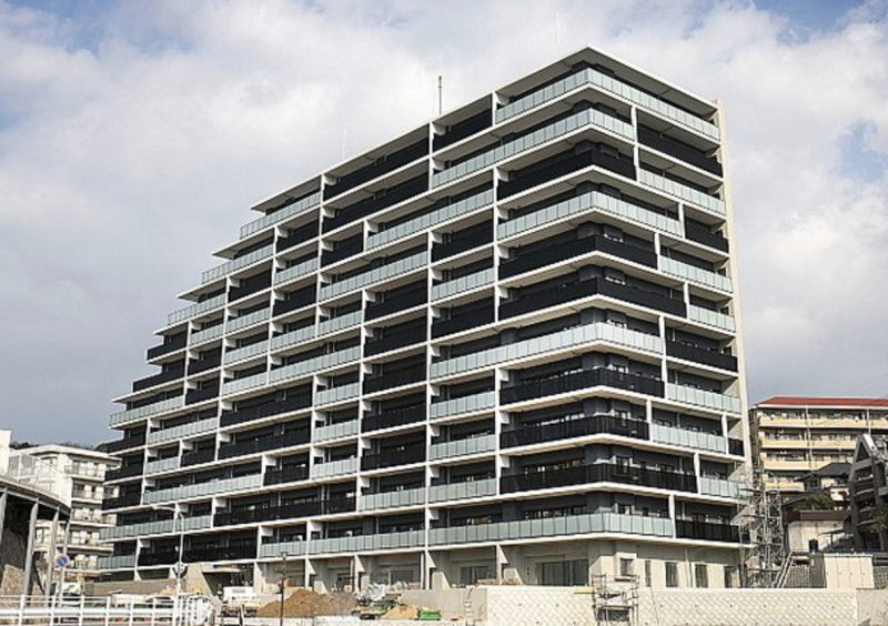 ファイル:アーバンパレス長丘ヒルズ 外観.png