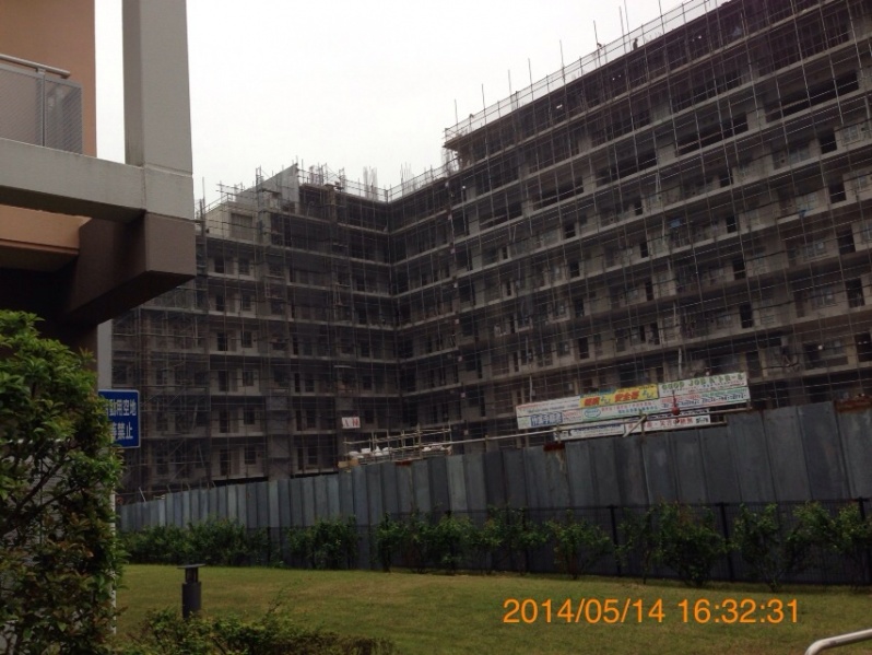 ファイル:パークホームズ稲毛小仲台サウステラス センターテラス.jpg