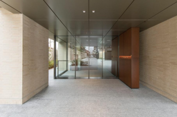 ジオ西宮北口 長田町　風除室