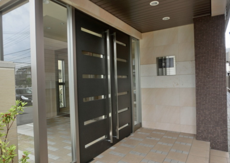 ファイル:ファミリアーレ黒川 エントランス.png