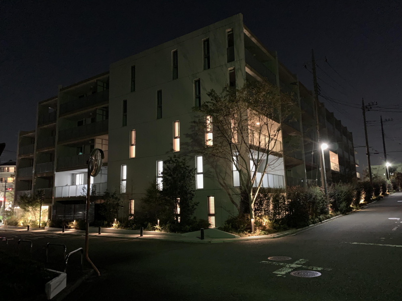 ファイル:アデニウムたまプラーザ 外観写真.jpg