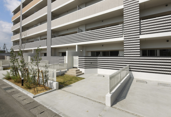 ブライトタウン早出 ザ・テラス　外観 １F駐車場