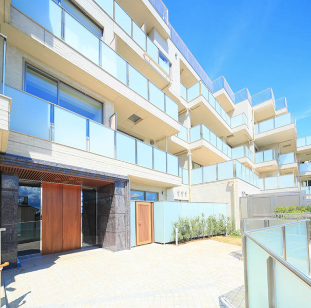 ファイル:ロイヤルシーズン成城II 外観.png