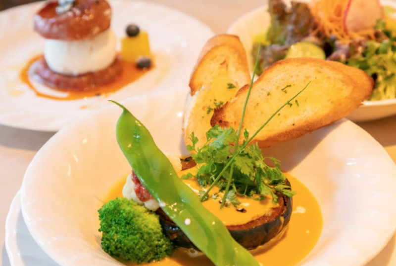 ファイル:シェフスダ パリの食堂 1.png