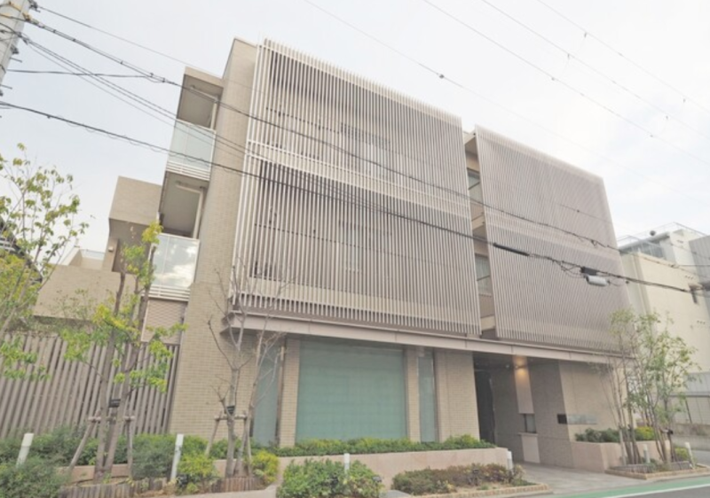 ファイル:ウェリス西宮北口 高木レジデンス エントランスアプローチ.png