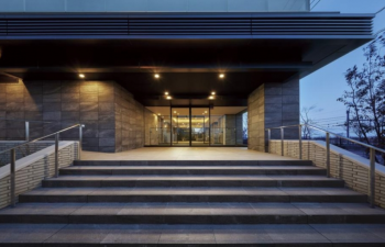 シティテラス吉川美南　エントランスアプローチ