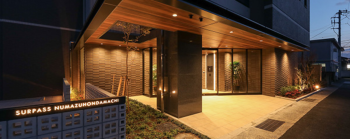 サーパス沼津本田町　エントランスアプローチ