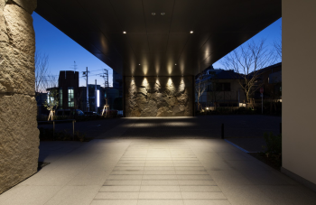 Brillia City（ブリリアシティ） 千里丘　車よせアプローチ