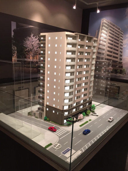 ファイル:クレヴィア四天王寺前夕陽ヶ丘マンション模型.jpg