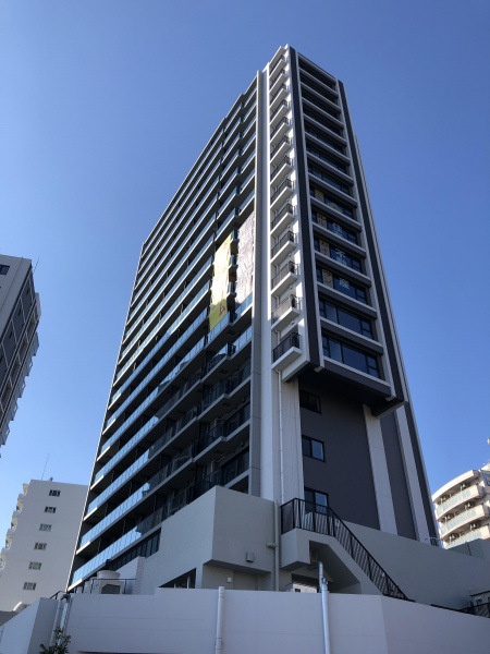 ファイル:シティタワー駒沢大学ステーションコート 日当たり（1月正午頃タワー側）2.jpg