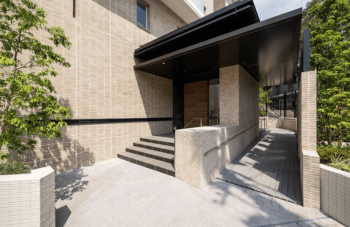 パークホームズ新百合ヶ丘 山手の杜　エントエランスアプローチ