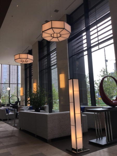 ファイル:パークシティ中央湊 ザ タワー共用部3.jpg