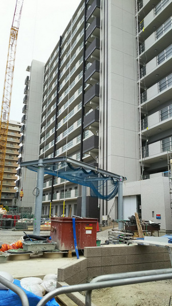 ファイル:プレサンス ロジェ 神戸ポートアイランド2018.05.30.jpg