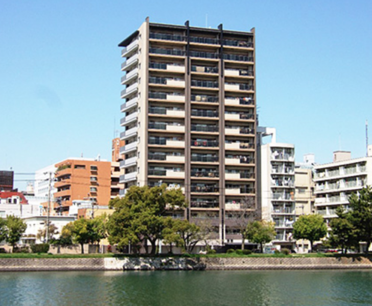 ファイル:ザ・パークハウス 広島平和公園 外観.png