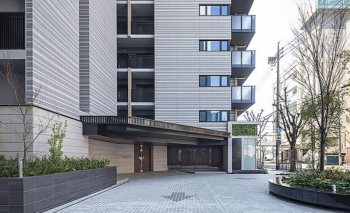 ライオンズ桑名駅前グランフォート　サブエントランス 車寄せ