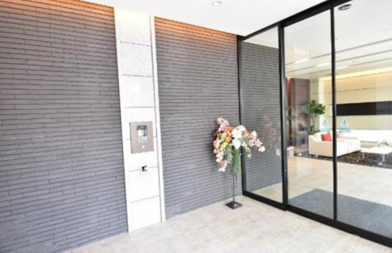 ファイル:クレアホームズ琴似本通 風除室.png