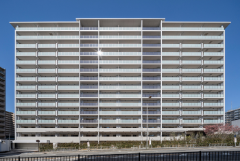 ローレルコート栂・美木多駅前　外観