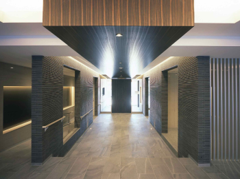 シャイニー谷山中央　エントランスホール