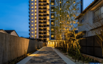 レ・ジェイド本川越 コエドテラス　エントエランスアプローチ