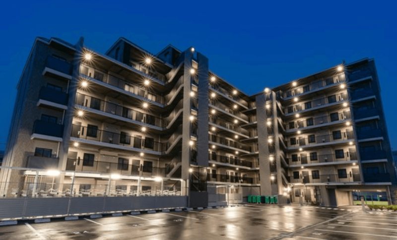 ファイル:メイツ京都唐橋 外観［北西面］（2021年8月撮影）.png