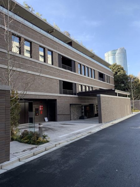 ファイル:ブランズ 六本木 飯倉片町外観写真1（2019.2.14）.jpg