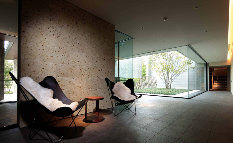 ファイル:ザ・リーフィアレジデンス成城 エントランスホール2.png