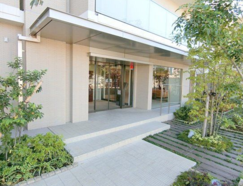 ファイル:クリオ武蔵小金井フロントアベニュー エントランス①.png