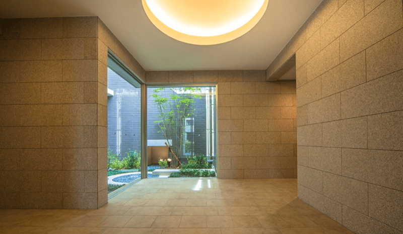 ファイル:エヌヴィ御影中町レジデンス エントランスホール.png