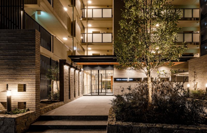 ファイル:クレヴィア東生駒 エントエランスアプローチ.png