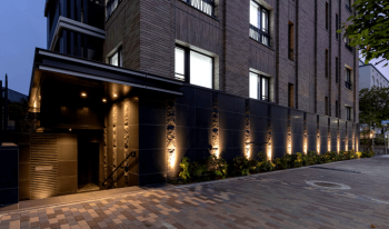 ジオ岡本レジデンス　エントエランスアプローチ