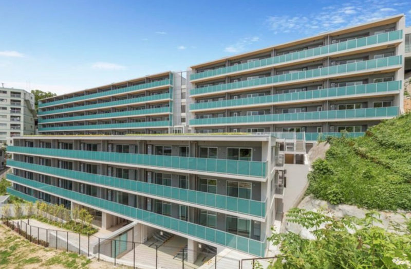 ファイル:アデニウム上麻生 ザ・レジデン 外観1.png