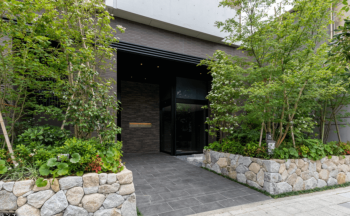 グランドメゾン安城アベニュー　エントエランスアプローチ