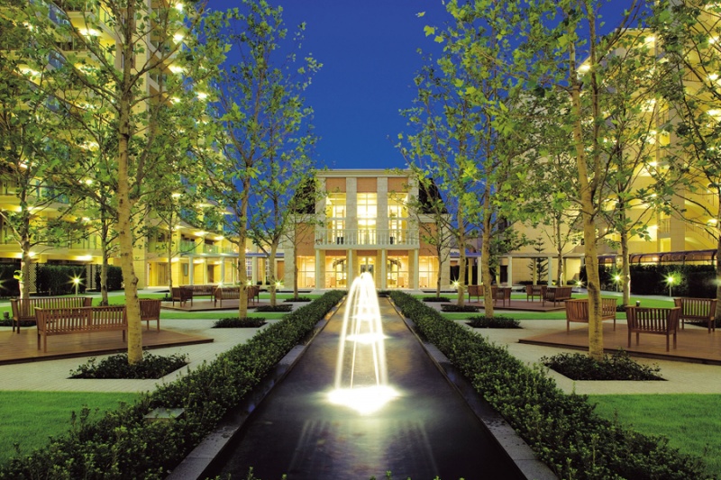 ファイル:VKN Court(Night).jpg