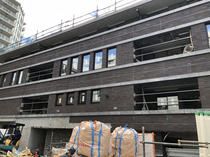 ファイル:ブランズ 六本木 飯倉片町外観写真2（2018.10.22）.jpg